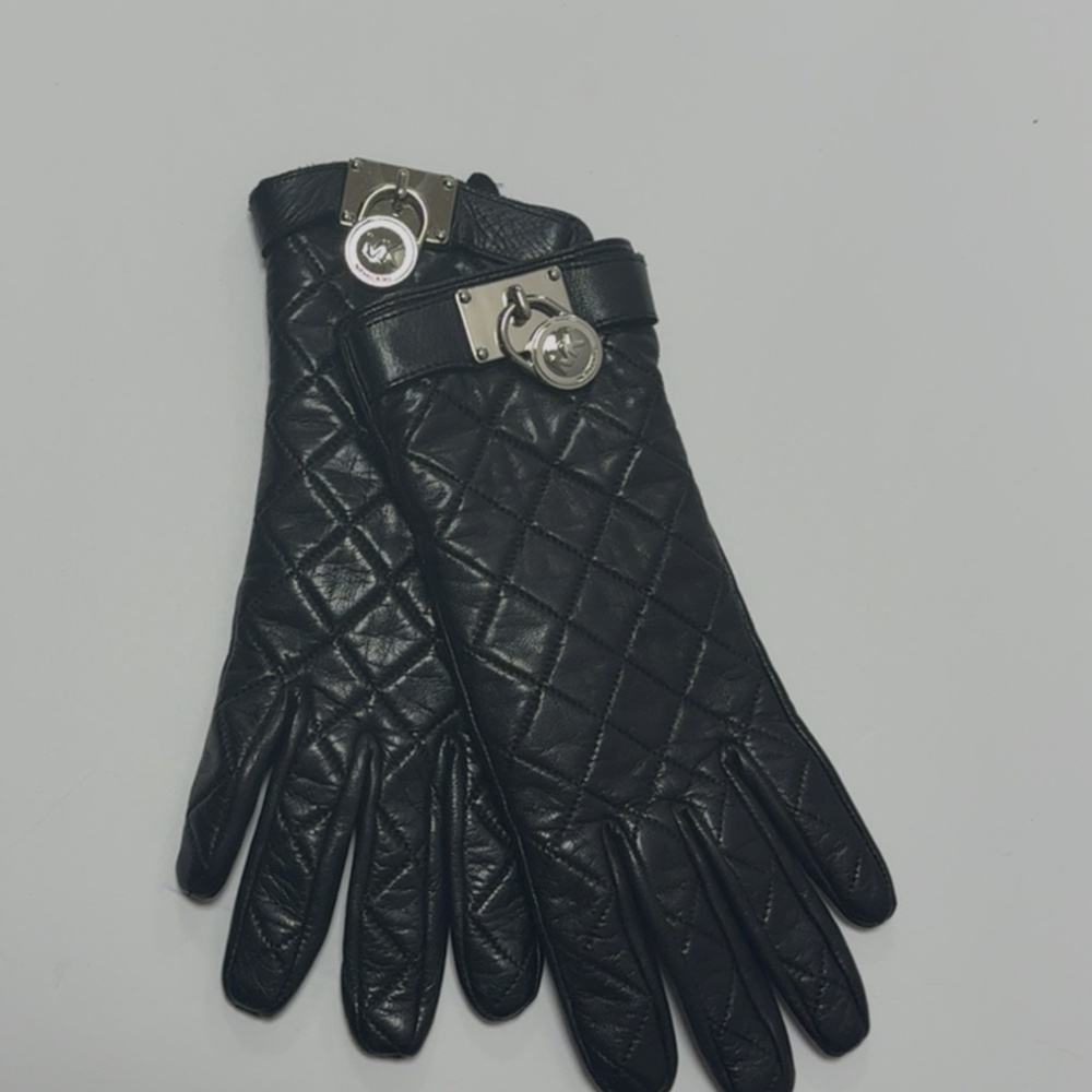 Michael Kors Black quilted leather Gloves SM
